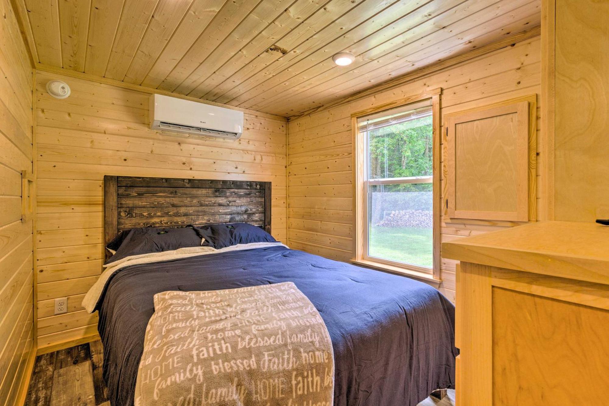 Vila Quaint Mtn Cabin Tiny Living Near Big Adventure Brevard Exteriér fotografie